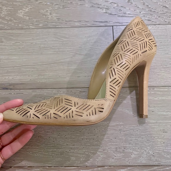 *WORN ONCE* Jessica Simpson Geometric Beige Heel - Picture 3 of 8